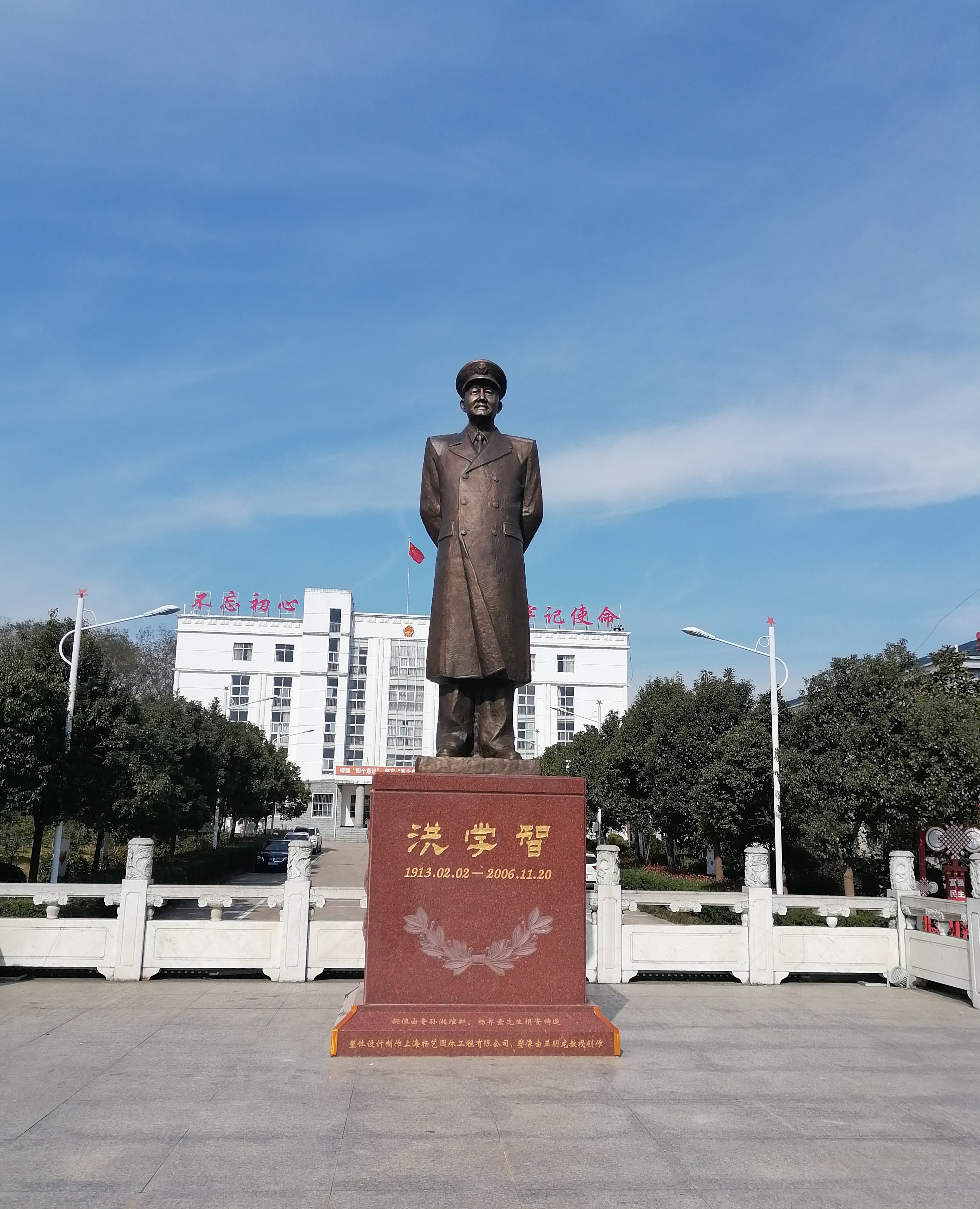 墓园铜韵，不朽的人文记忆