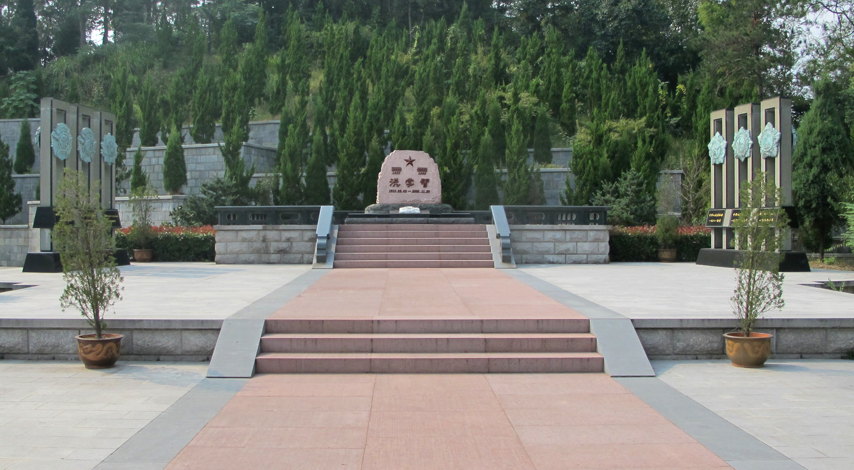 为什么墓园需要红色文化？